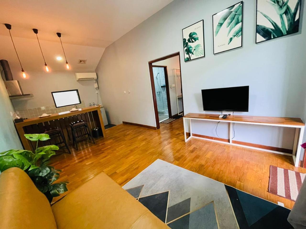 WH Hotel & Service Apartment Thanlyin Exterior foto